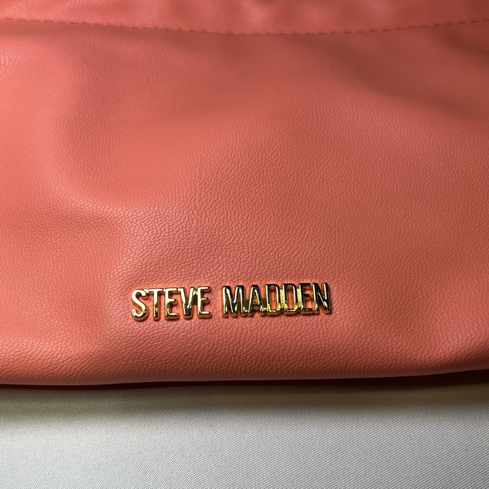 Steve Madden Peach Pink Smooth Faux Leather Crossbody Bag Woven Clutch Strap - Picture 2 of 9